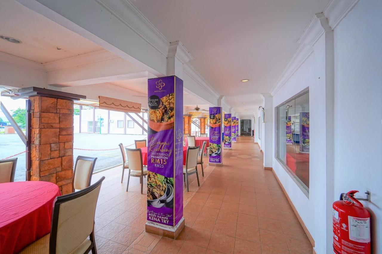Capital O 89658 Bustani Hotel Jitra Exterior photo